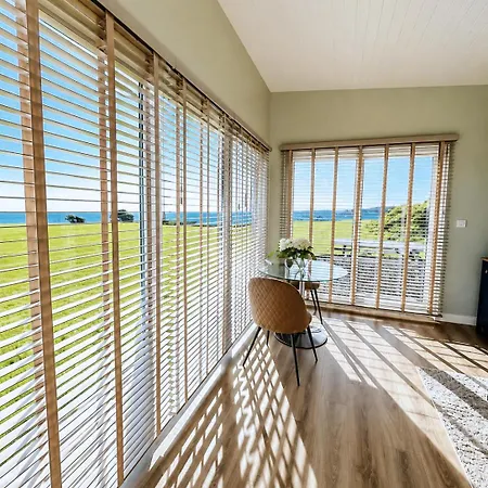 Ocean View Lodge *